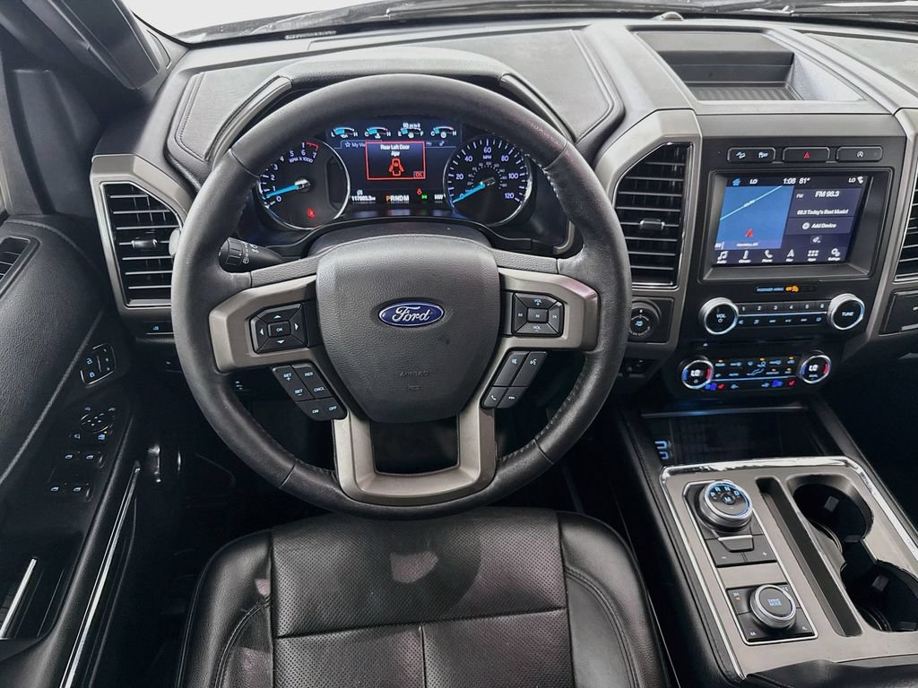 Used 2018 Ford Expedition XLT w/ Equipment Group 202A AWD/4WD image 23