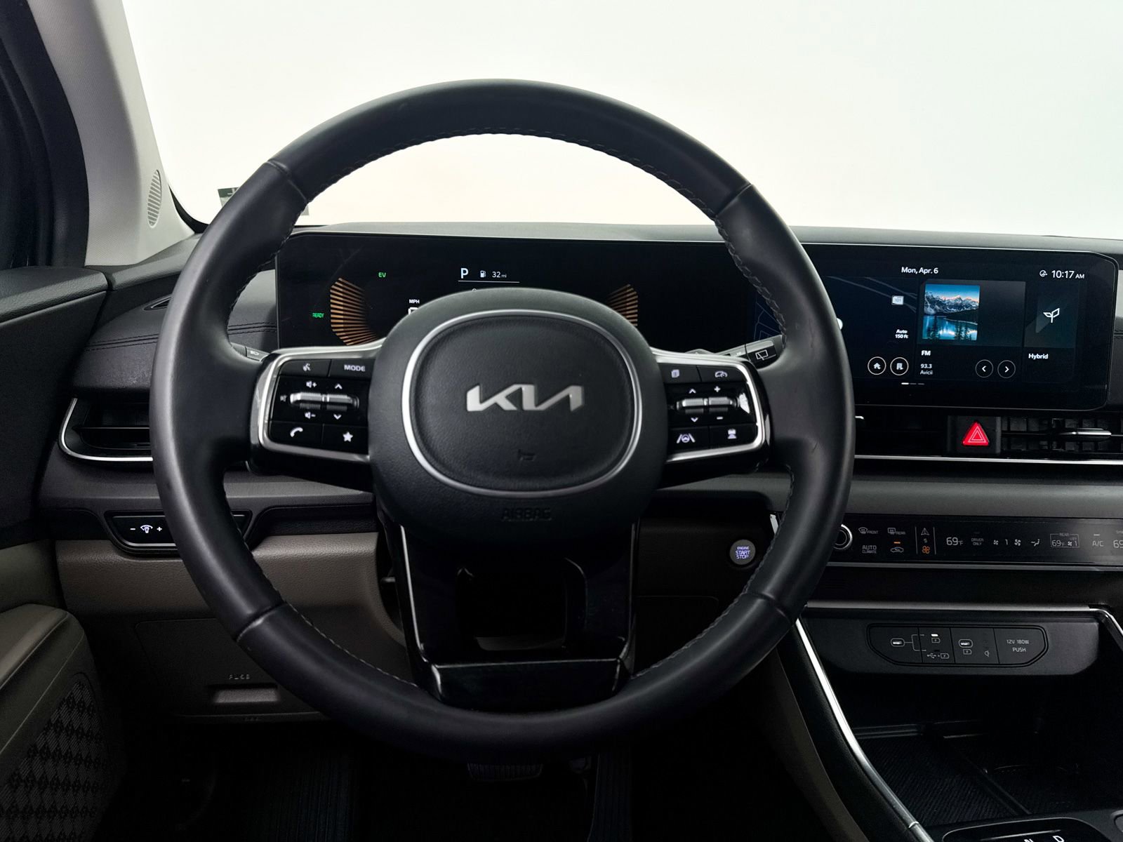 Certified 2025 Kia Carnival EX image 36