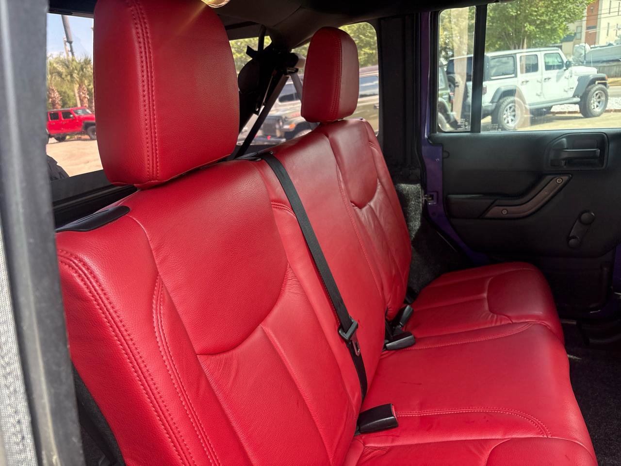 Used 2017 Jeep Wrangler Unlimited Sport w/ Connectivity Group AWD/4WD image 12