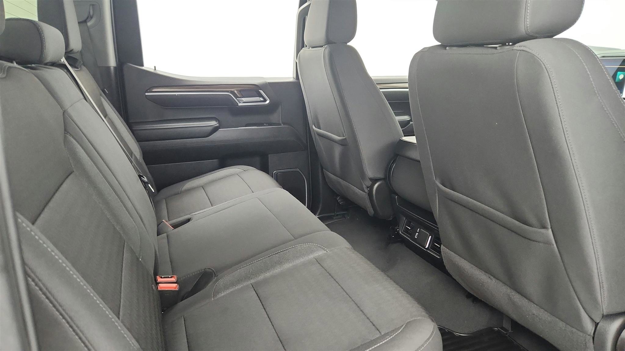 Used 2025 Chevrolet Silverado 1500 LT image 36