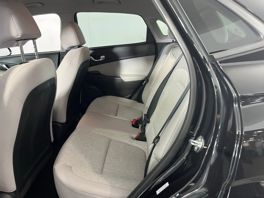Used 2023 Hyundai Kona SE image 28