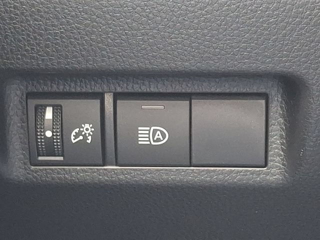 Used 2025 Toyota RAV4 LE AWD/4WD image 24