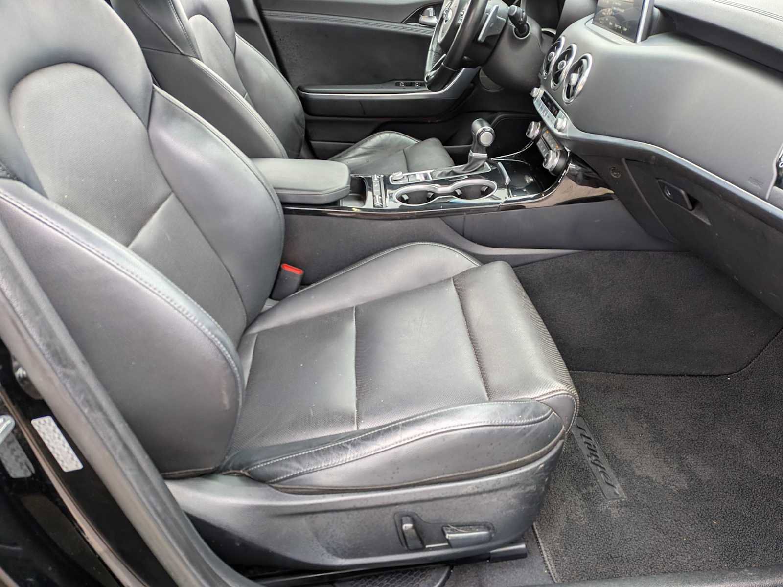 Used 2018 Kia Stinger Premium RWD image 19