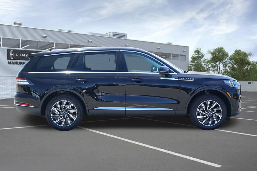 New 2026 Lincoln Aviator AWD image 3