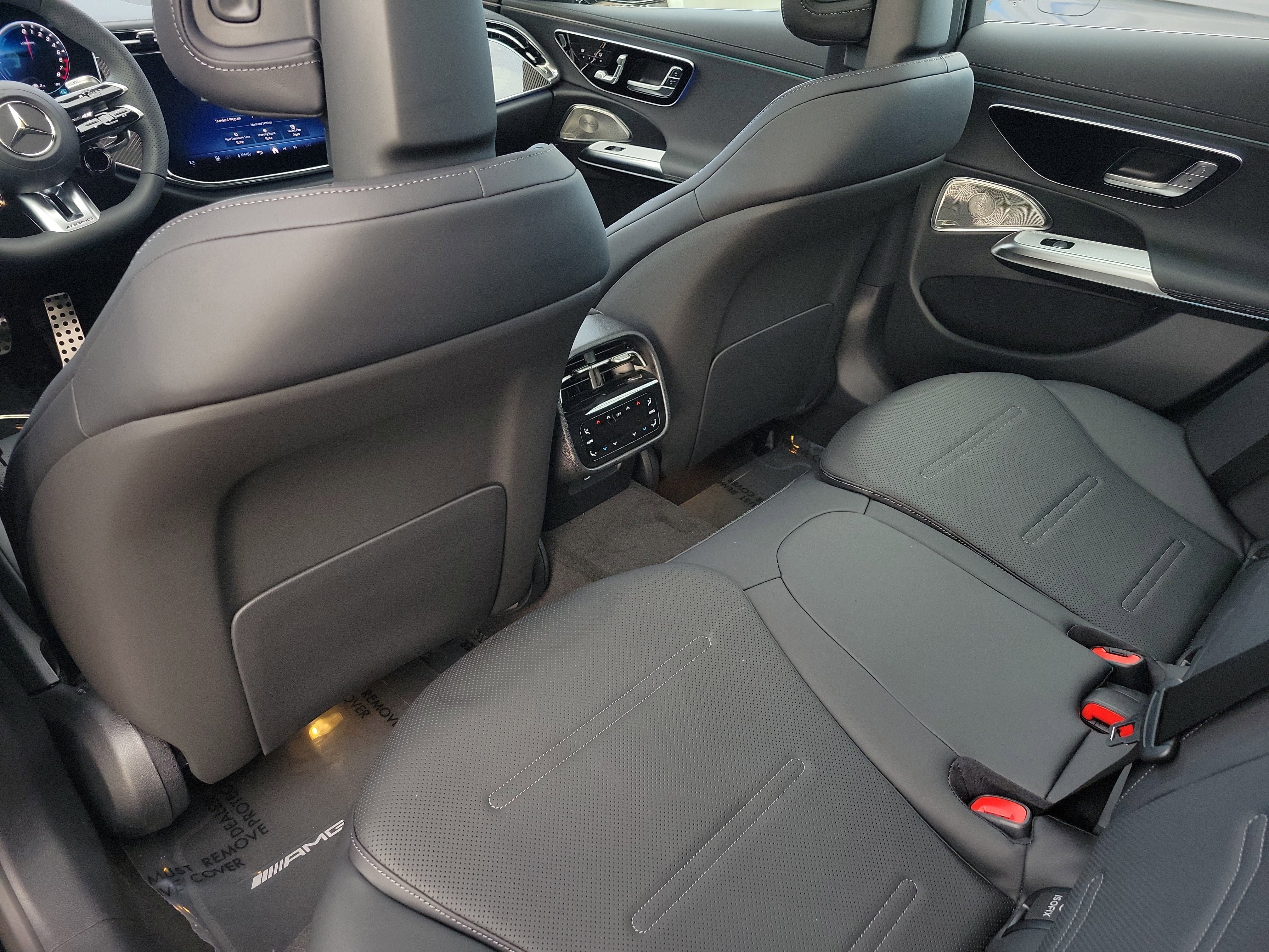 New 2026 Mercedes-Benz E 53 AMG e 4MATIC Sedan image 8