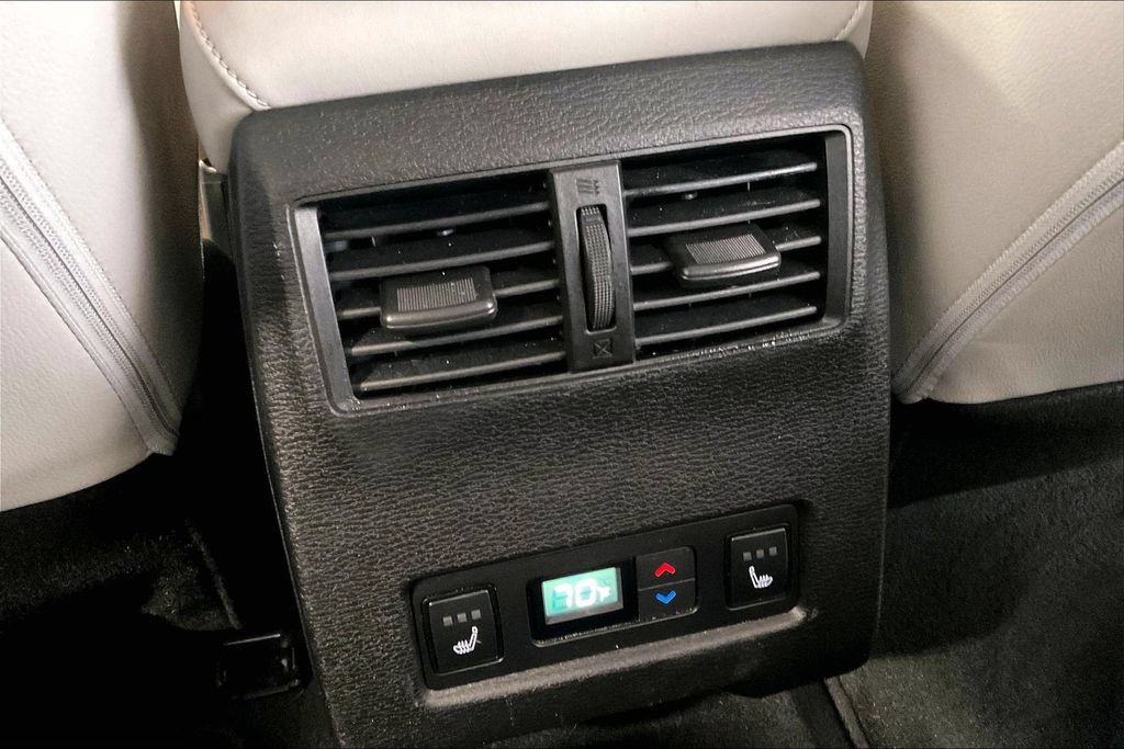 Used 2024 Mitsubishi Outlander SEL AWD/4WD image 15