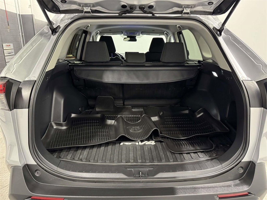 Used 2023 Toyota RAV4 LE image 15