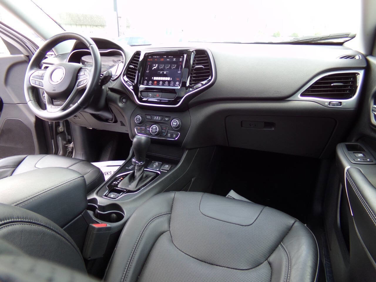 Used 2019 Jeep Cherokee Limited image 29