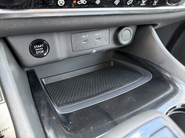 Used 2025 Nissan Rogue SV w/ SV Premium Package image 24