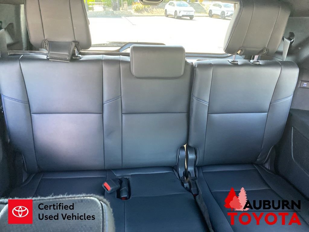 Used 2024 Toyota Sequoia Platinum AWD/4WD image 21