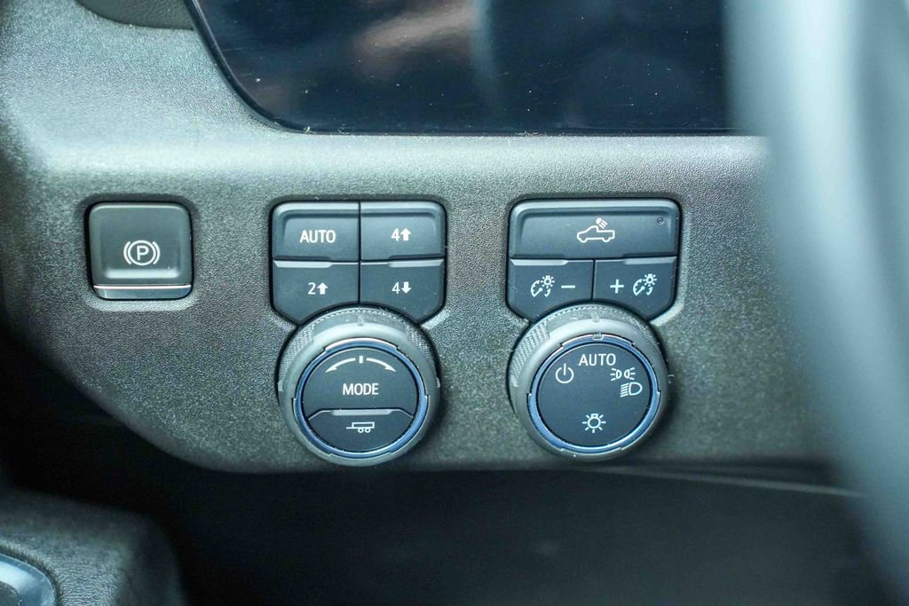 Used 2024 Chevrolet Silverado 1500 LT image 26