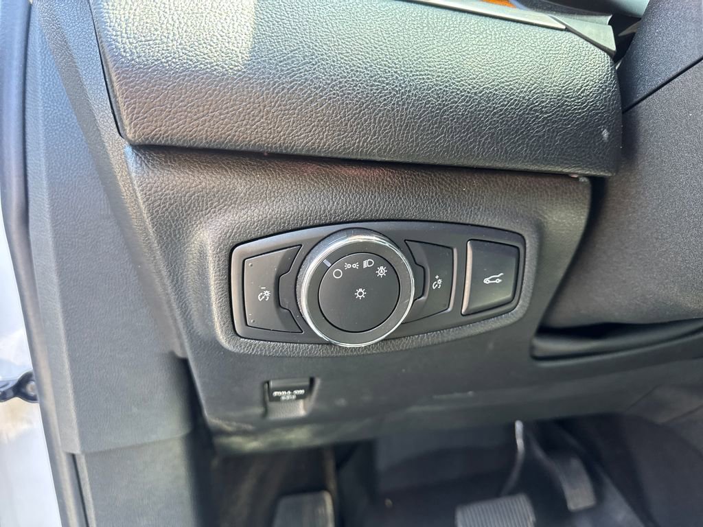 Used 2018 Lincoln MKC Select w/ Select Plus Package AWD/4WD image 15