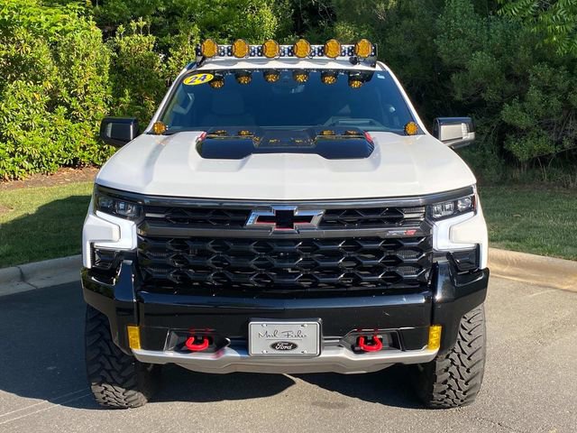 Used 2024 Chevrolet Silverado 1500 ZR2 w/ Technology Package AWD/4WD image 2