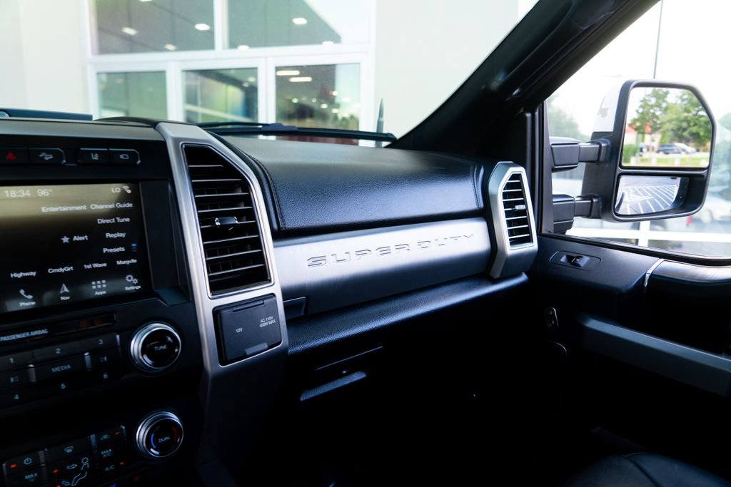 Used 2019 Ford F250 Platinum w/ Platinum Ultimate Package AWD/4WD image 30
