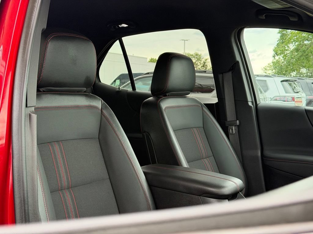 Used 2024 Chevrolet Equinox RS w/ LPO, Floor Liner Package FWD image 34