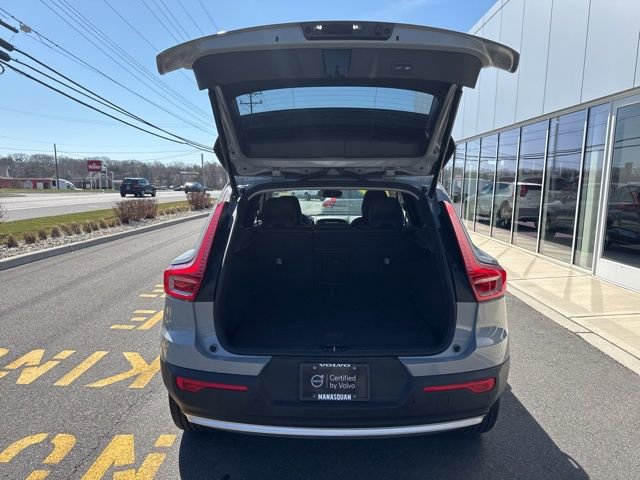 Certified 2025 Volvo XC40 B5 Core image 10