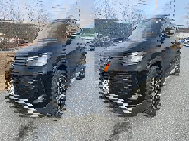 New 2025 Volkswagen Tiguan SE