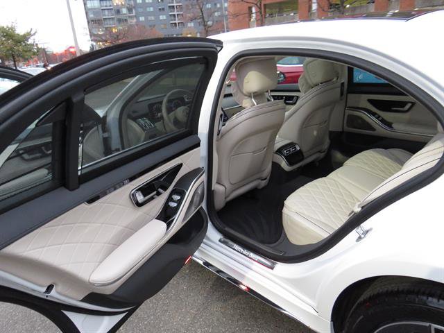 Used 2024 Mercedes-Benz S 580 4MATIC Sedan w/ AMG Line image 29