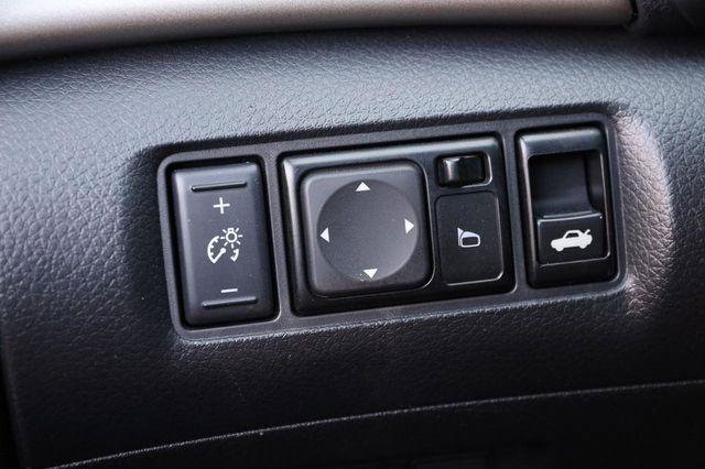 Used 2014 Nissan Sentra SV FWD image 18