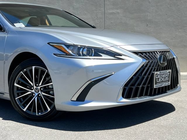 Used 2025 Lexus ES 300h w/ Premium Package FWD image 2