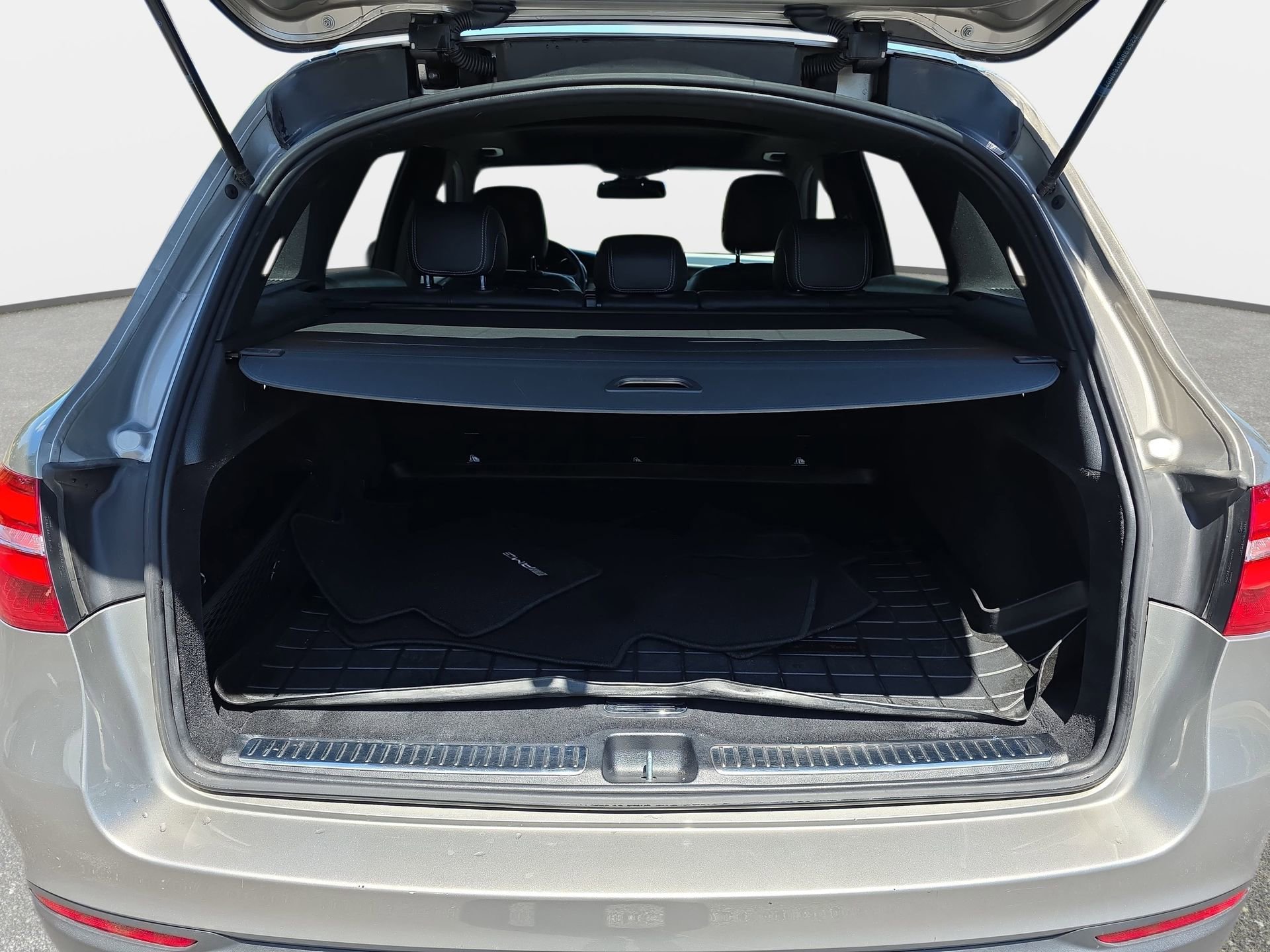 Used 2019 Mercedes-Benz GLC 300 4MATIC image 12