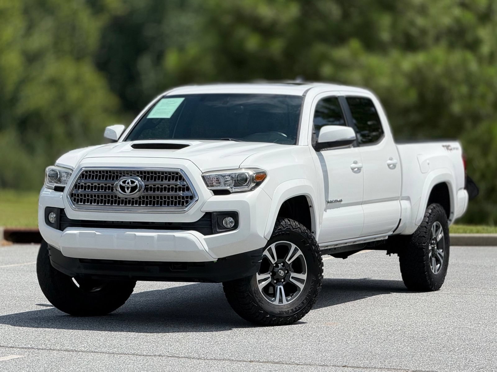 Used 2017 Toyota Tacoma TRD Sport w/ Premium & Technology Package RWD image 8