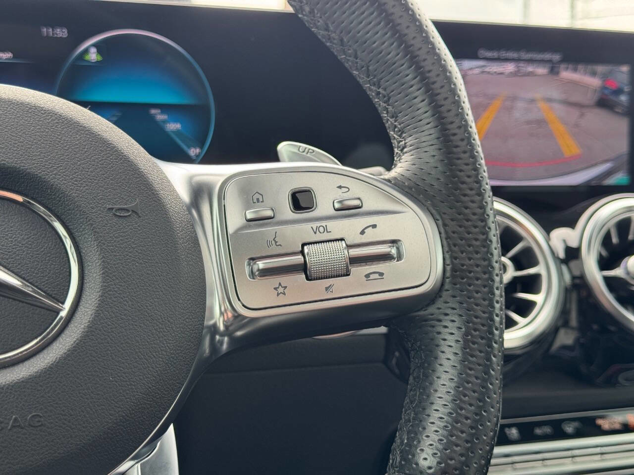 Used 2021 Mercedes-Benz GLB 35 AMG 4MATIC image 42