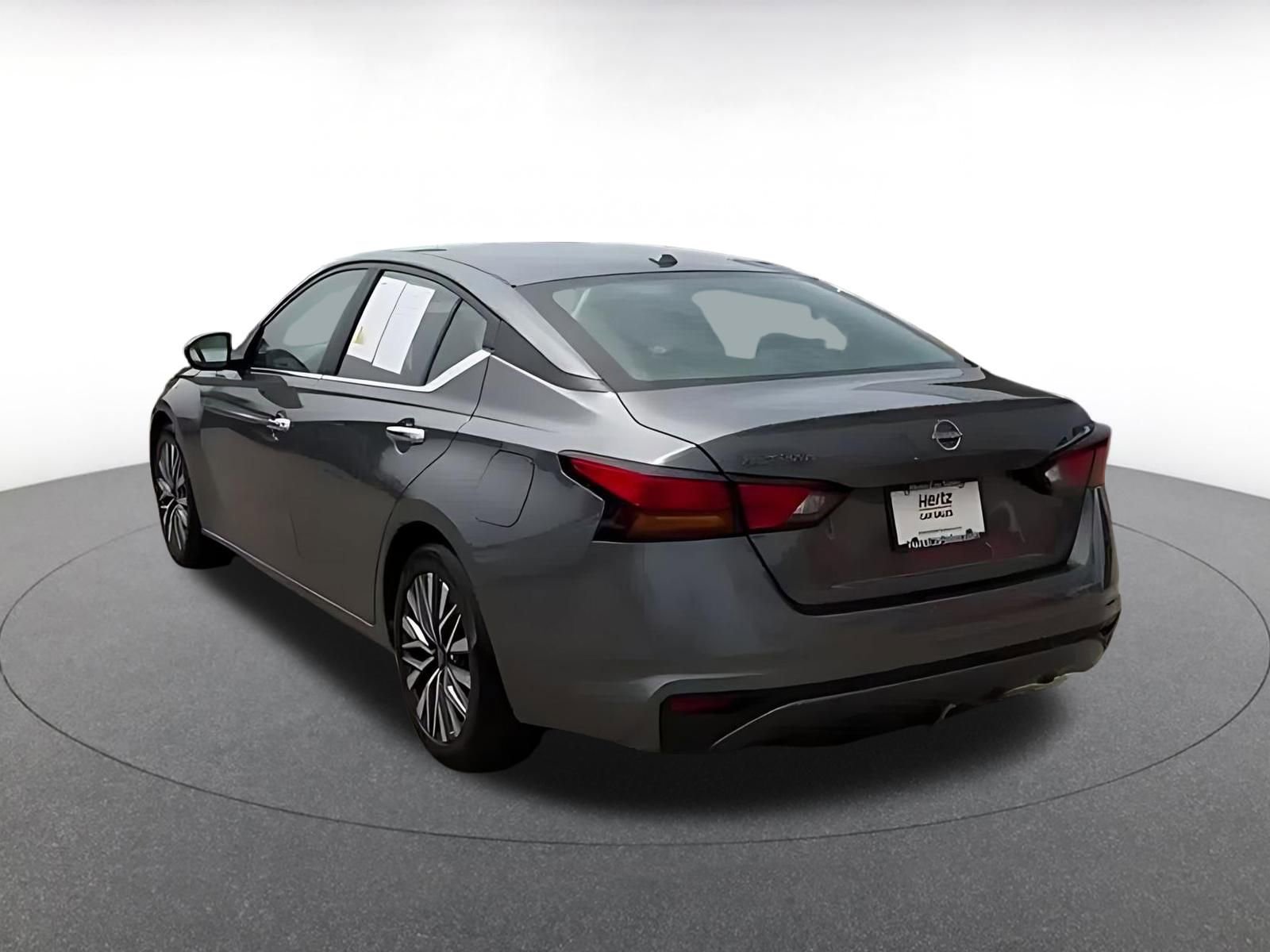 Used 2025 Nissan Altima 2.5 SV FWD image 10