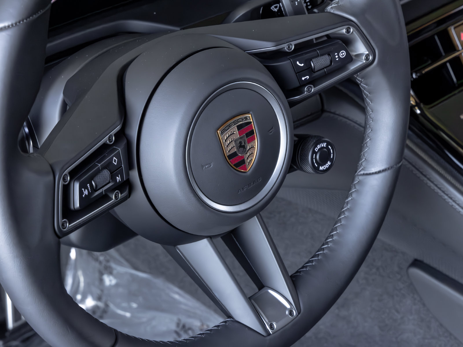 Certified 2024 Porsche Panamera 4 AWD/4WD image 40