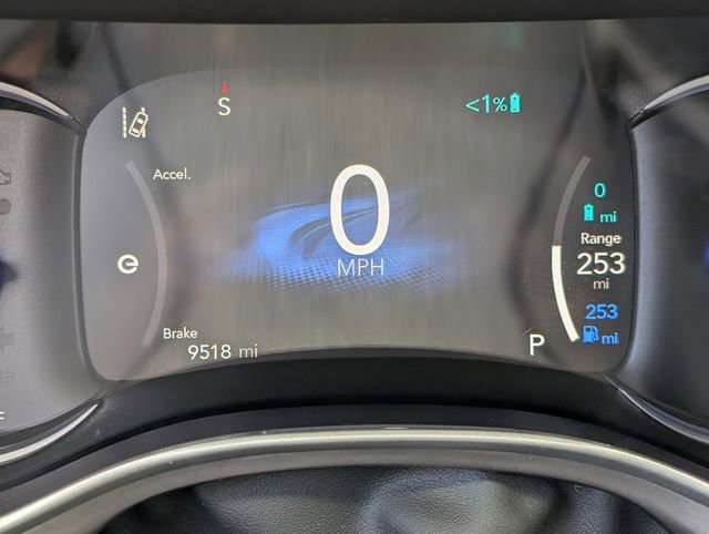 Used 2025 Chrysler Pacifica Select image 28