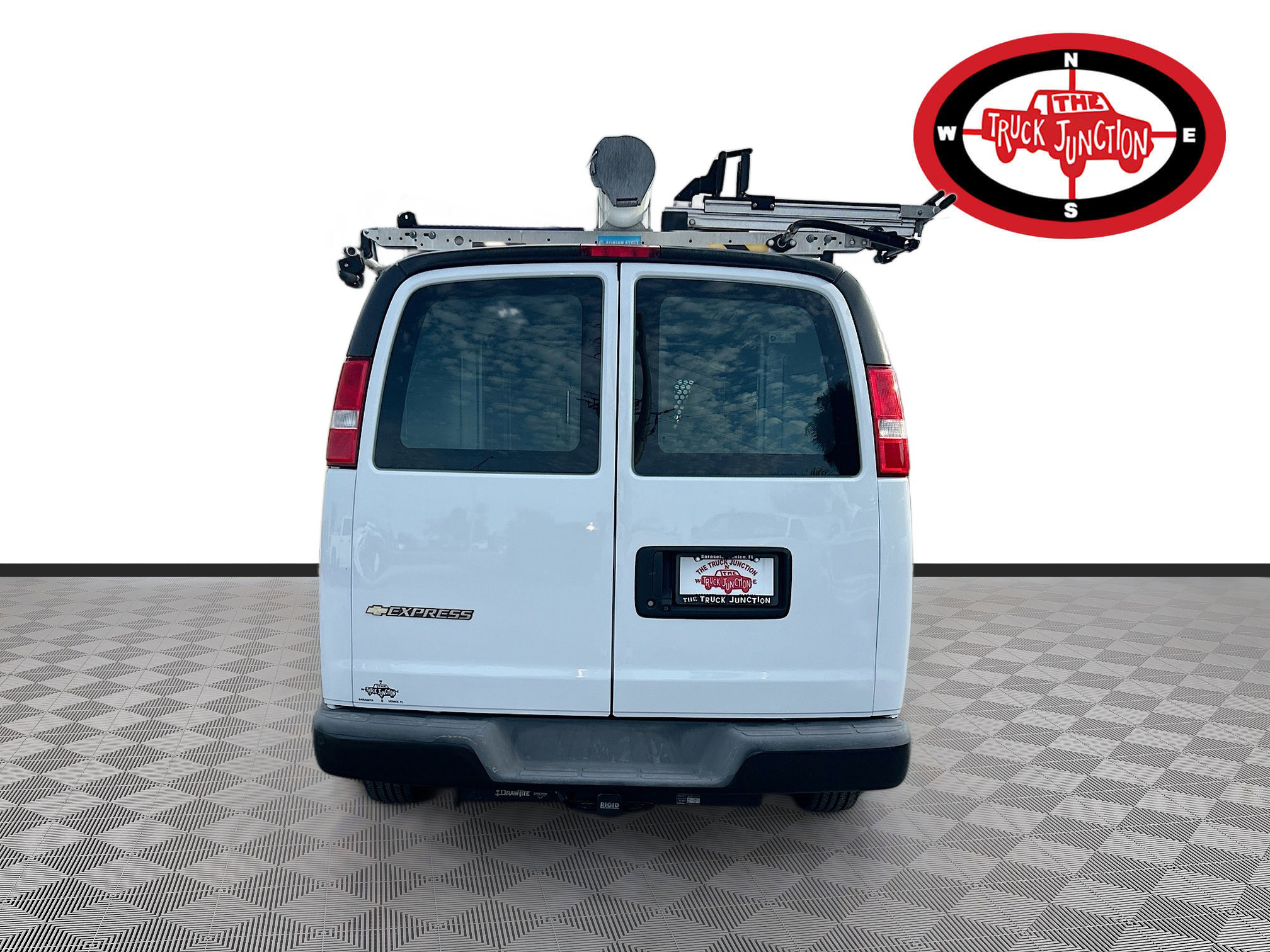 Used 2020 Chevrolet Express 2500 w/ Driver Convenience Package image 6