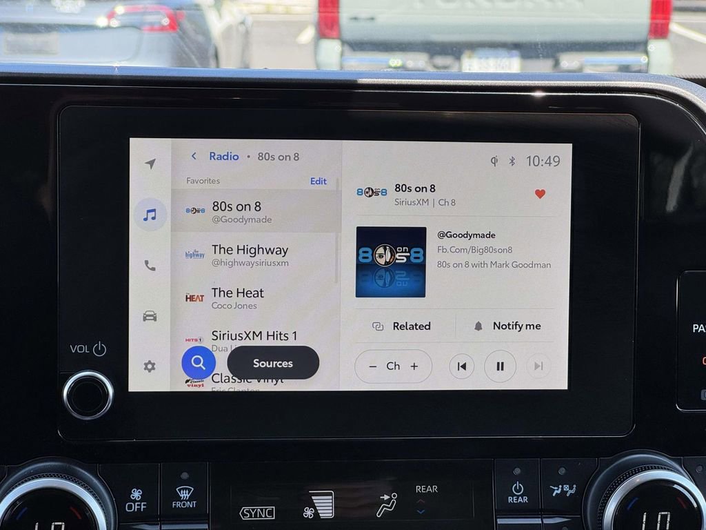 Used 2024 Toyota Highlander XLE image 3