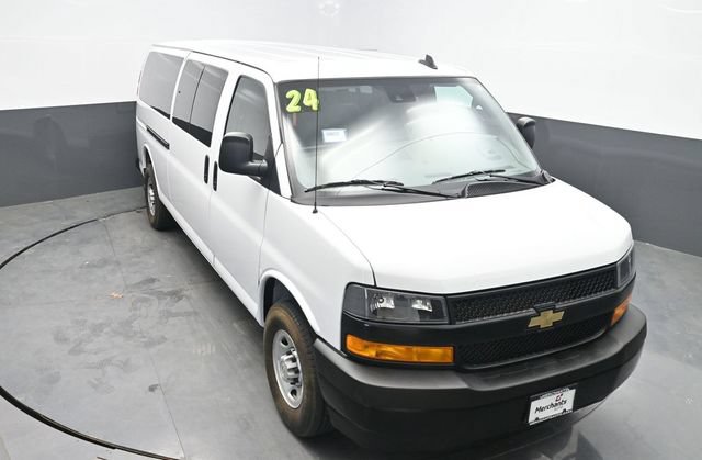 Used 2024 Chevrolet Express 3500 LS RWD image 25