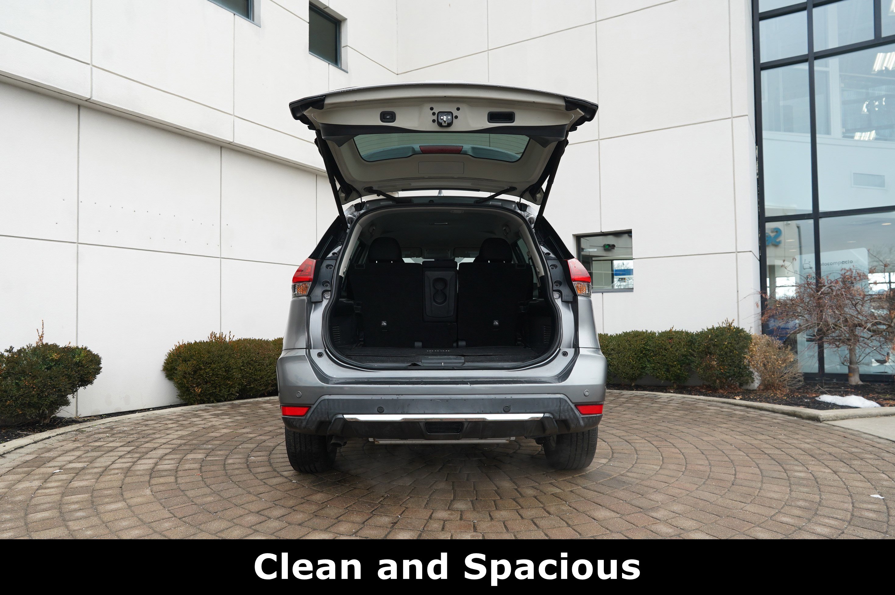 Used 2019 Nissan Rogue SV image 15