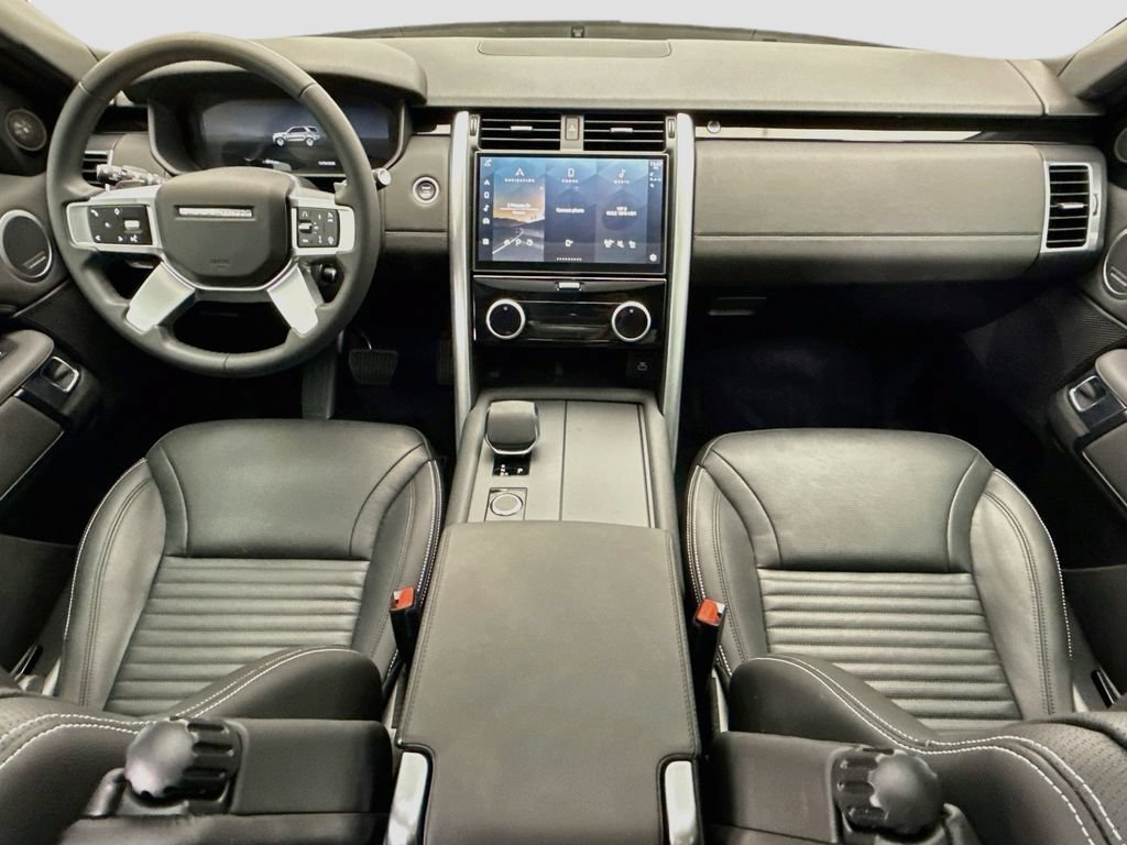 Certified 2025 Land Rover Discovery S AWD/4WD image 13