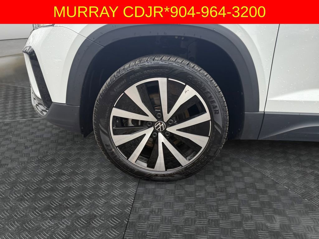 Used 2024 Volkswagen Taos SE image 14