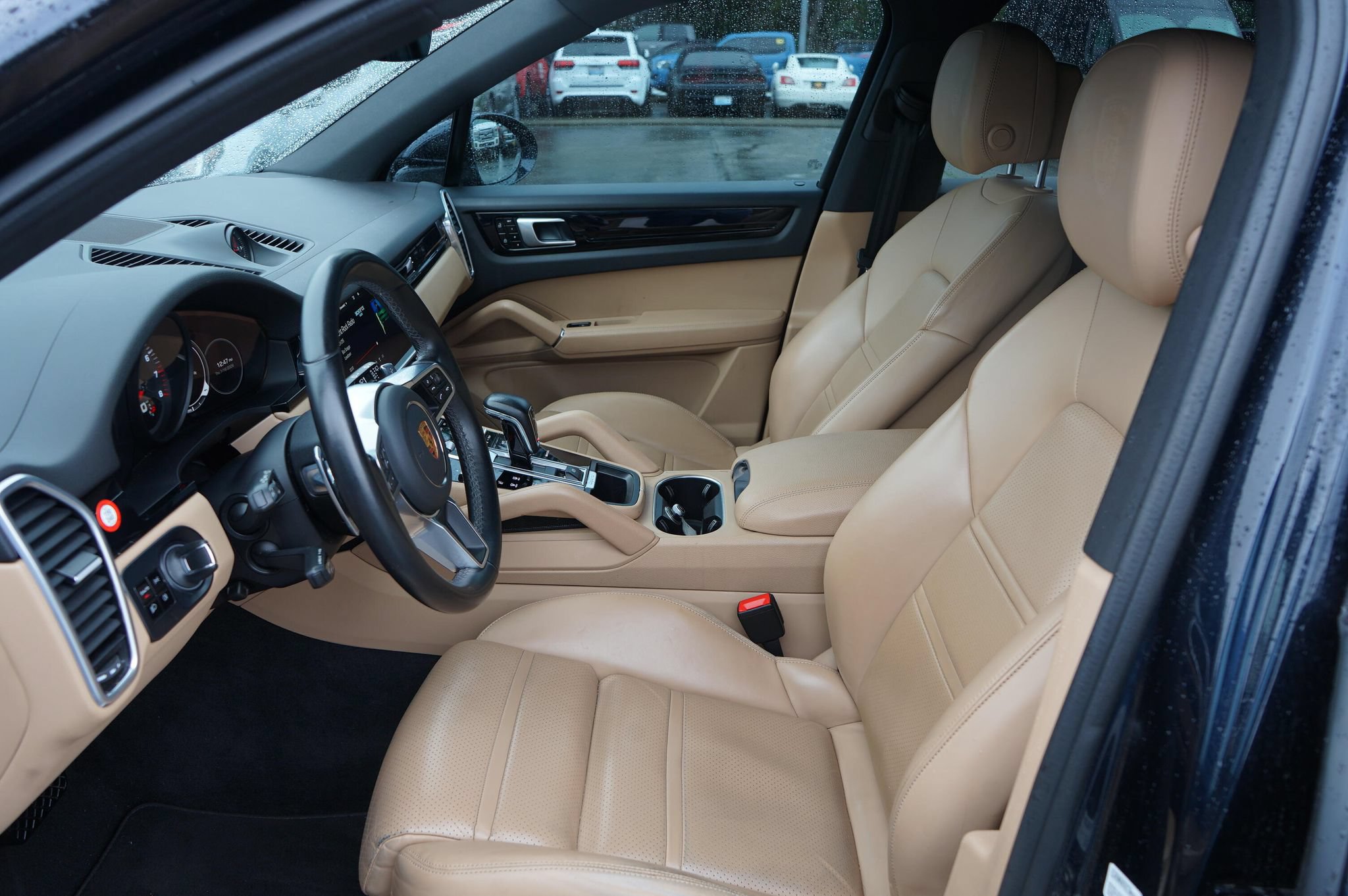 Used 2021 Porsche Cayenne AWD/4WD image 13