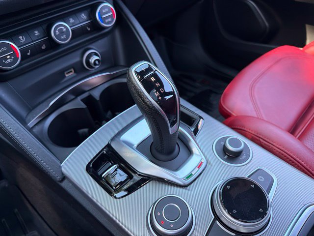 Used 2023 Alfa Romeo Stelvio Veloce AWD/4WD image 46