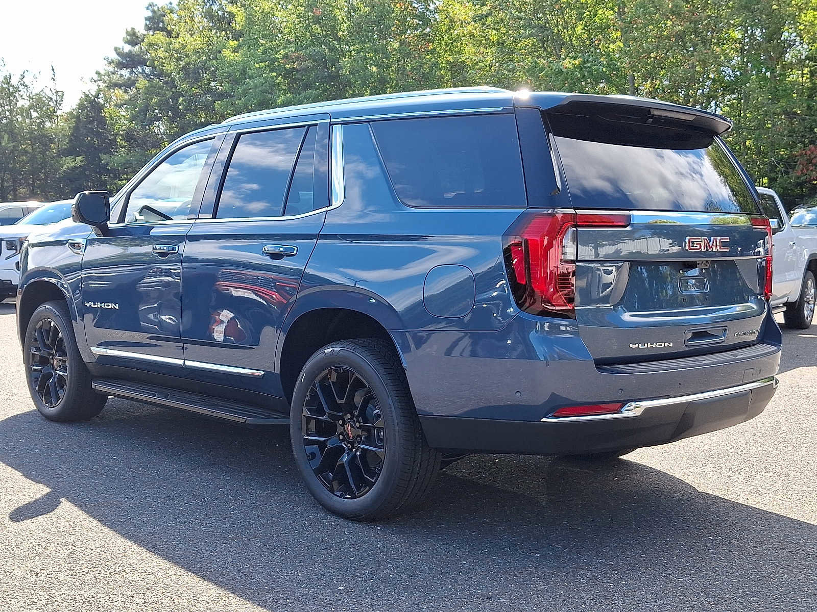 New 2026 GMC Yukon Elevation w/ Elevation Premium Package image 3