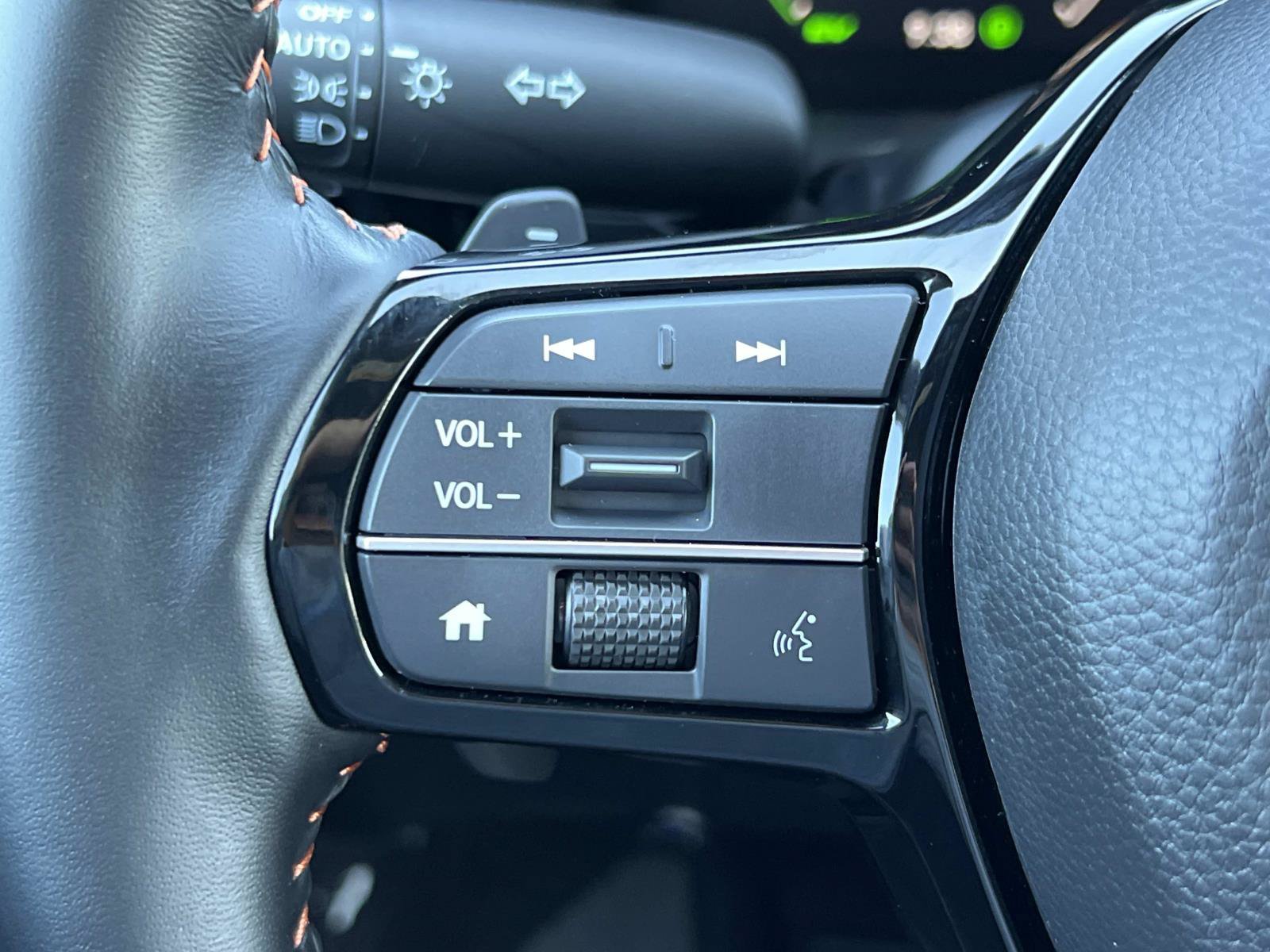 Certified 2025 Honda CR-V Sport Touring image 9
