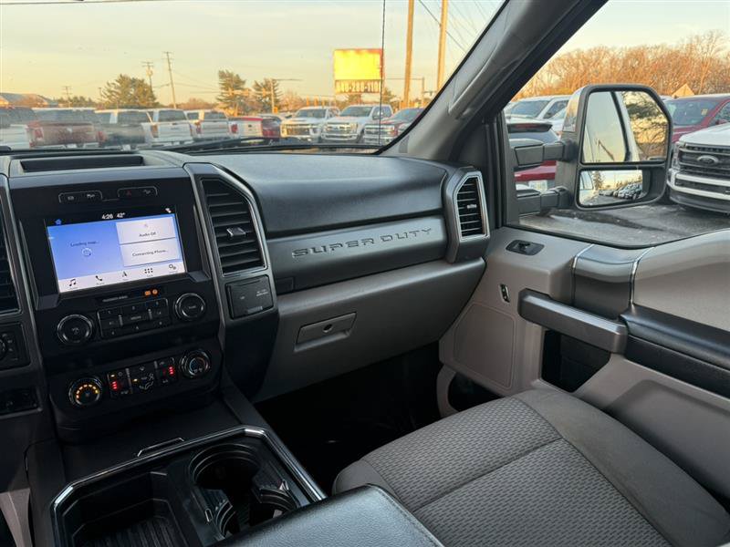 Used 2019 Ford F250 XLT w/ XLT Premium Package AWD/4WD image 23