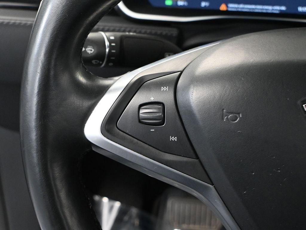 Used 2018 Tesla Model X 100D image 25