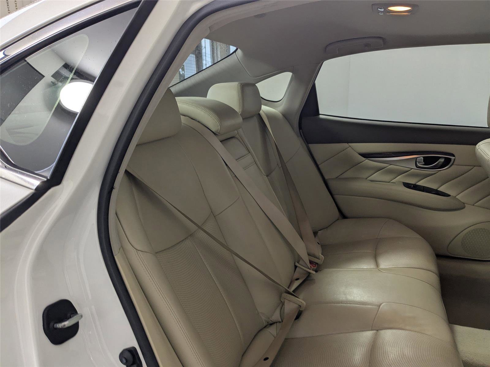 Used 2019 INFINITI Q70 L 3.7 image 26