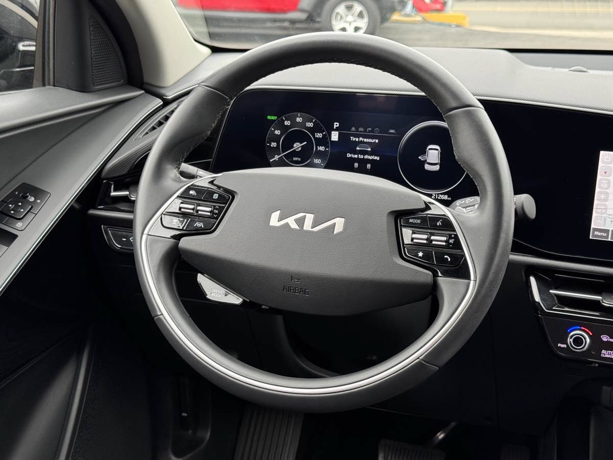 Used 2023 Kia Niro Wind FWD image 25
