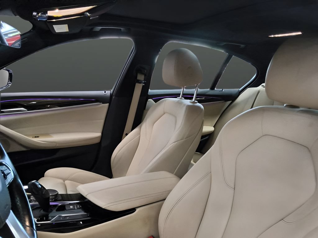 Used 2019 BMW 530e xDrive w/ Convenience Package AWD/4WD image 14