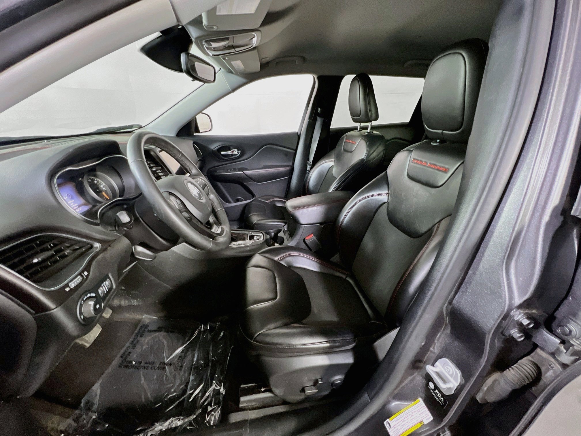 Used 2022 Jeep Cherokee Trailhawk image 20