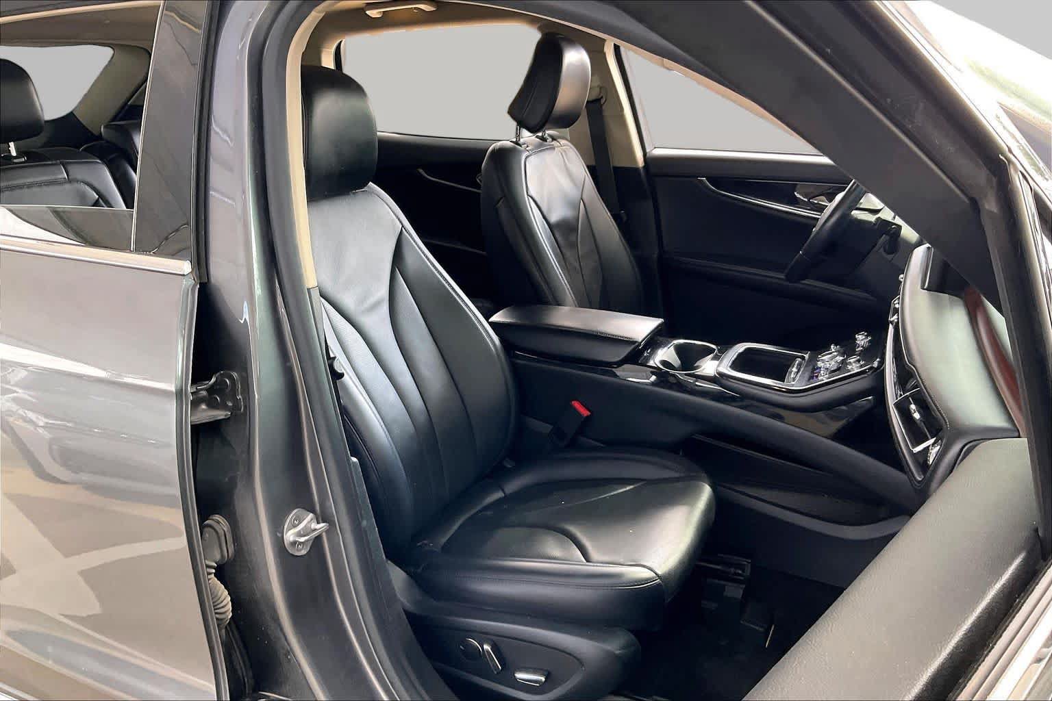 Used 2022 Lincoln Nautilus Reserve w/ Monochromatic Package FWD image 9