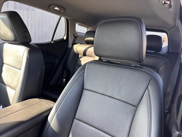 Used 2024 GMC Terrain SLT image 25