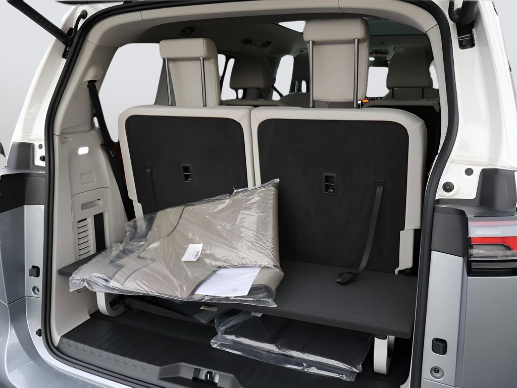 New 2025 Volkswagen ID. Buzz 1st Edition image 22