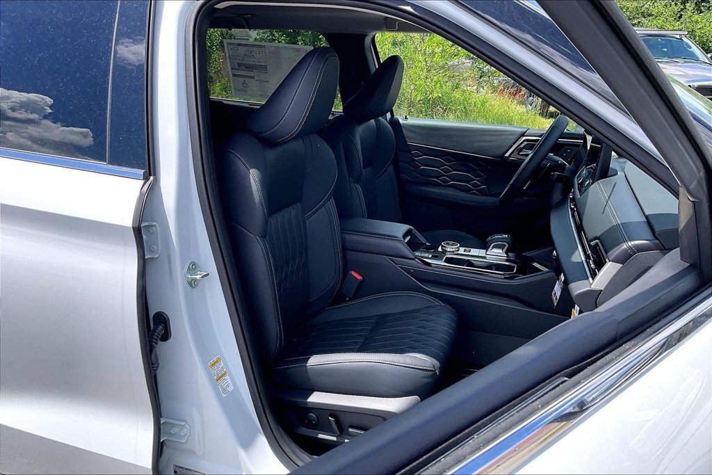 New 2026 Mitsubishi Outlander SEL AWD/4WD image 8